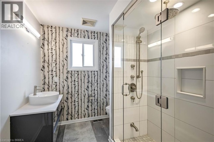 Photo 23 at 21 Riva Ridge, Brantford