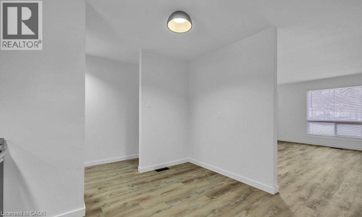 Photo 6 at 125 BAY Street 6, Woodstock