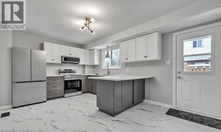 Photo 9 at 78 BEE Street 11, Woodstock