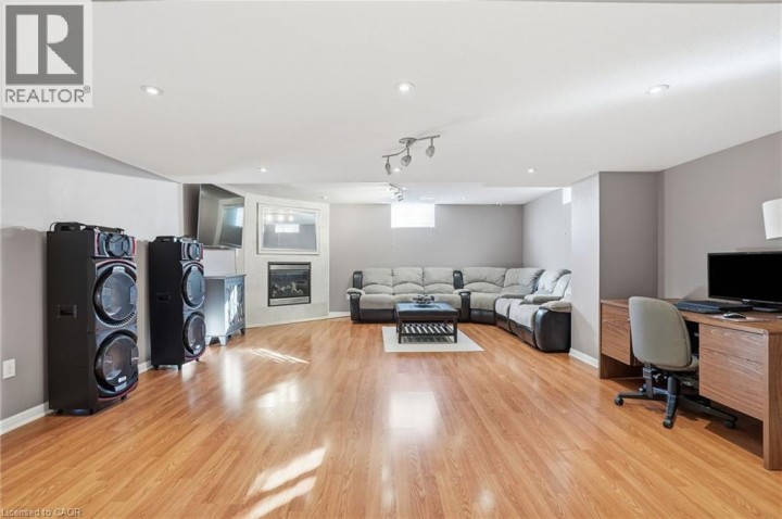 Photo 33 at 23 Mathews Court, Brantford