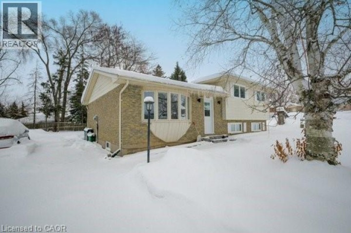 Photo 2 at 659 Gladstone Drive, Woodstock