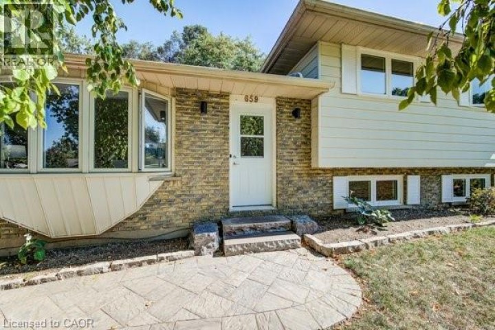 Photo 4 at 659 Gladstone Drive, Woodstock