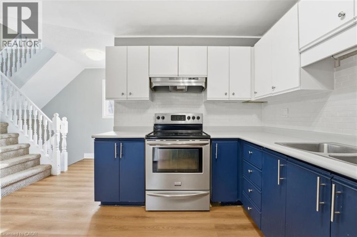 Photo 4 at 21 WREN Court 9, Tillsonburg