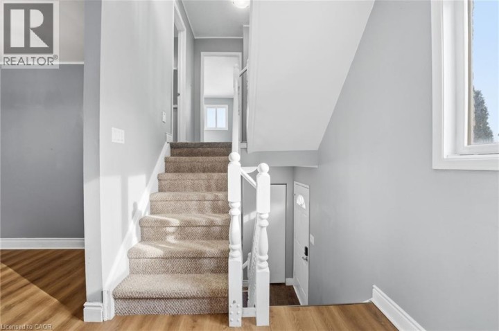 Photo 9 at 21 WREN Court 9, Tillsonburg