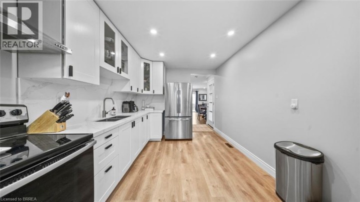 Photo 4 at 5 Enfield Crescent, Brantford