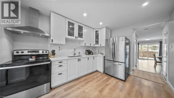 Photo 5 at 5 Enfield Crescent, Brantford