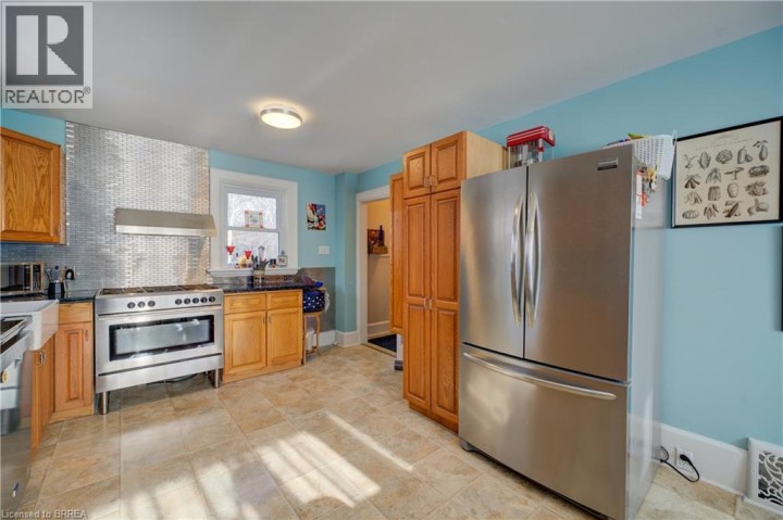 Photo 15 at 688 Colborne Street, Brantford