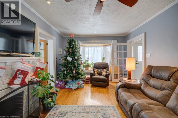 Photo 17 at 688 Colborne Street, Brantford