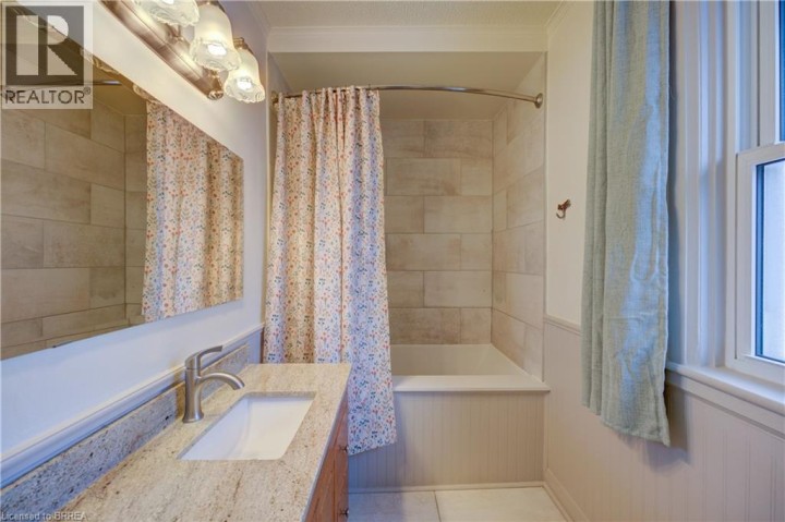 Photo 32 at 688 Colborne Street, Brantford