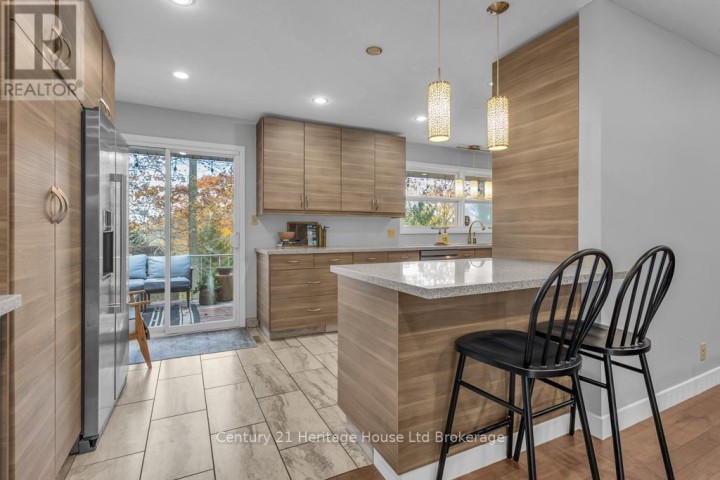 Photo 7 at 1 Highland Drive, Tillsonburg