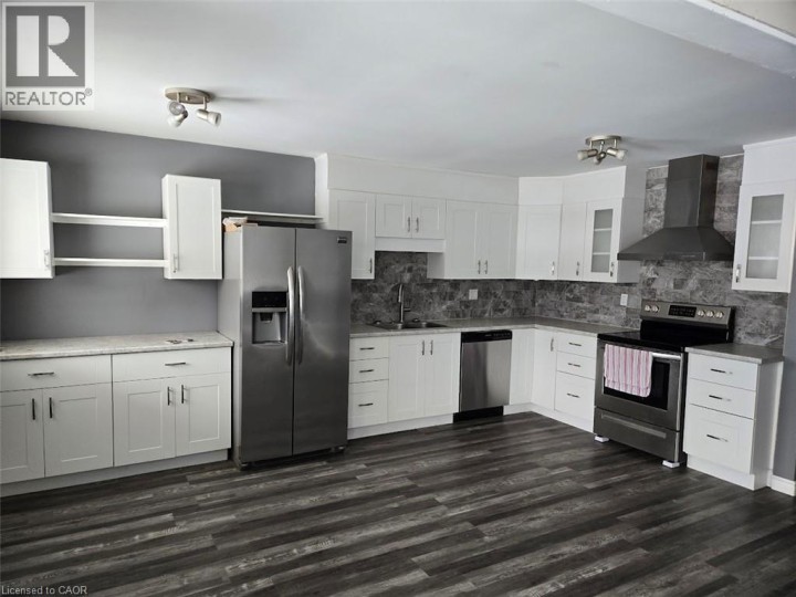 Photo 2 at 39 Evelyn Street, Brantford