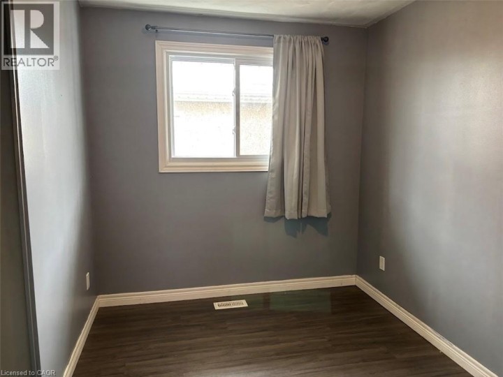 Photo 8 at 39 Evelyn Street, Brantford