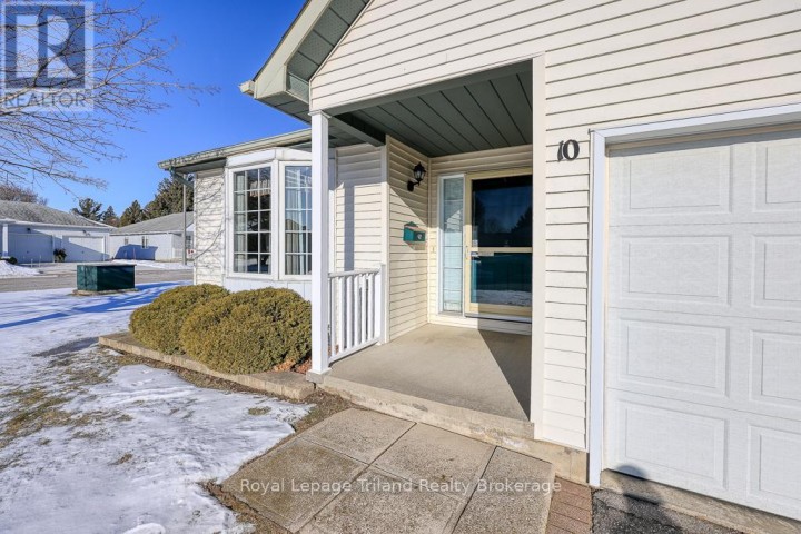 Photo 2 at 10 Armstrong Drive, Tillsonburg