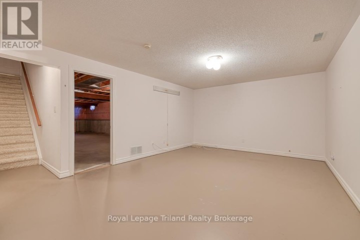 Photo 26 at 10 Armstrong Drive, Tillsonburg