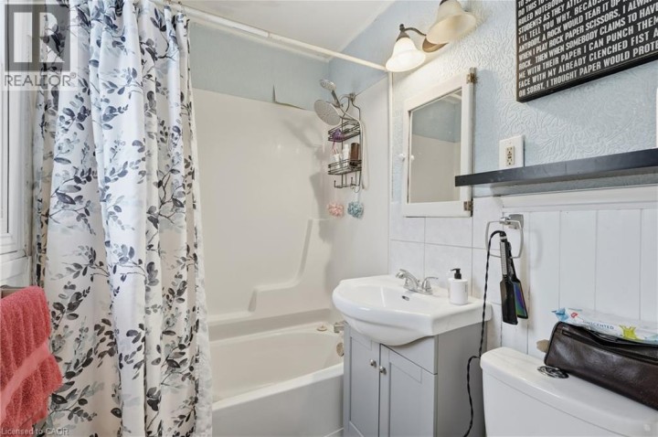 Photo 12 at 53 Alexander Drive, Brantford