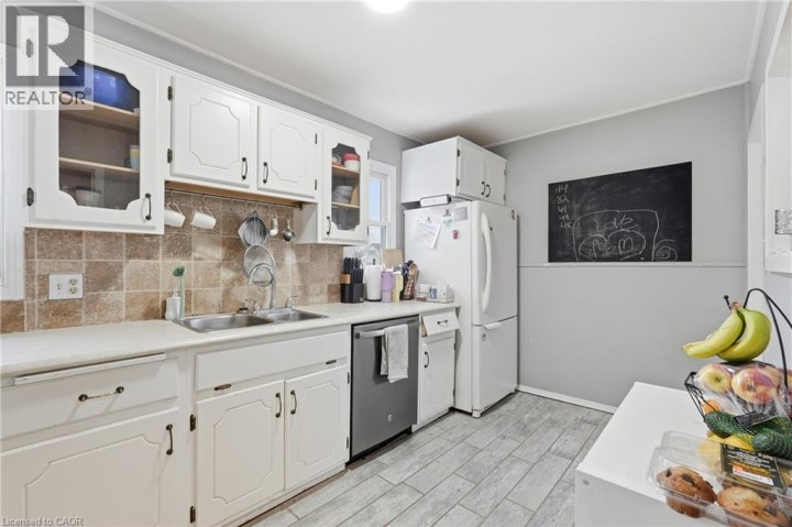 Photo 8 at 53 Alexander Drive, Brantford