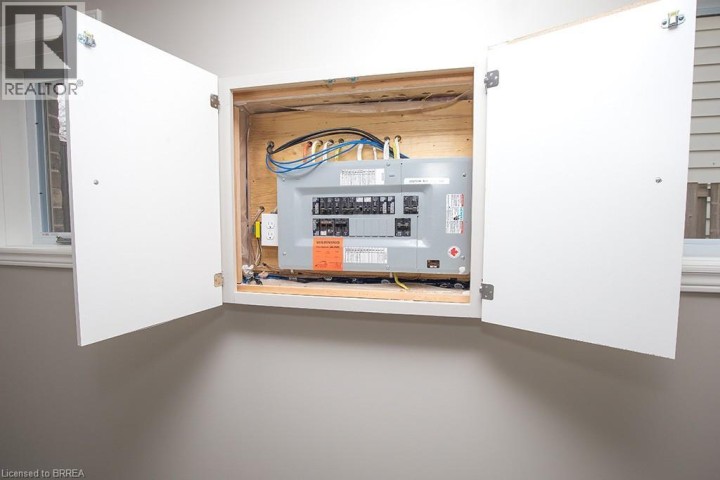 Photo 14 at 355 Wellington Street, Brantford