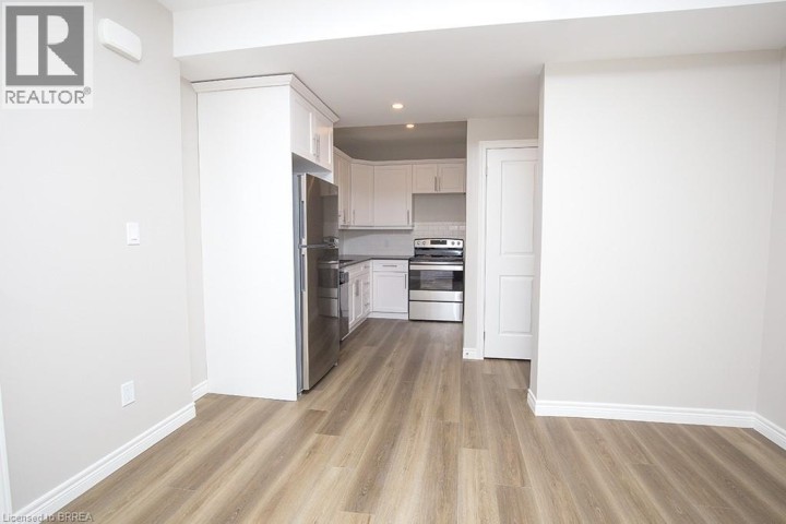 Photo 7 at 355 Wellington Street, Brantford