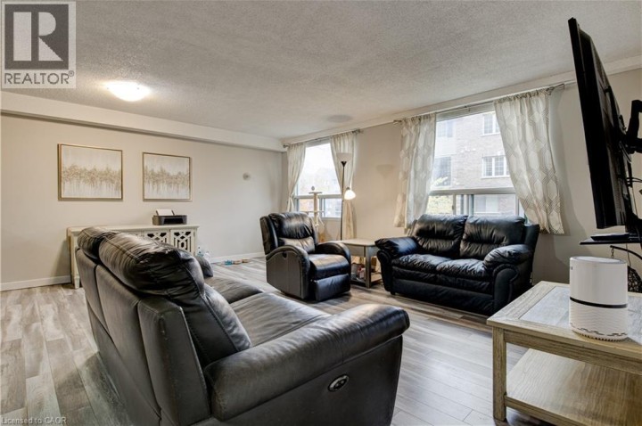 Photo 10 at 104 - 18 Holborn Court, Stanley Park / Centreville, Kitchener