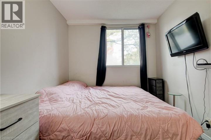 Photo 14 at 104 - 18 Holborn Court, Stanley Park / Centreville, Kitchener