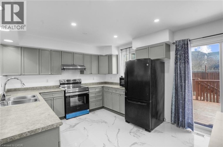 Photo 12 at 8 Bradley Lane, Brantford