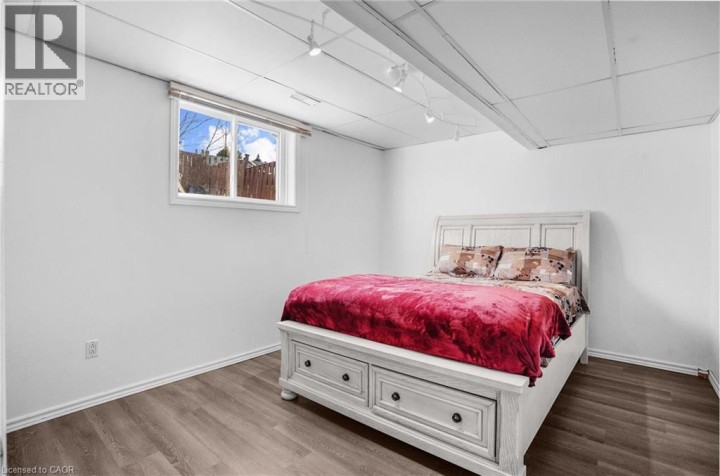 Photo 13 at 8 Bradley Lane, Brantford