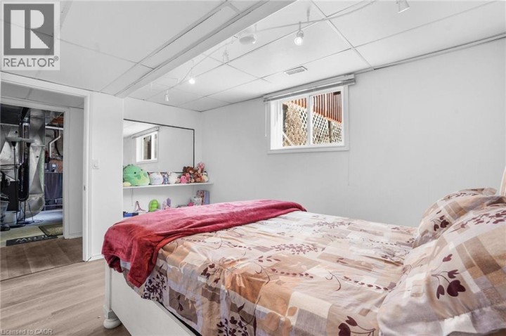 Photo 15 at 8 Bradley Lane, Brantford