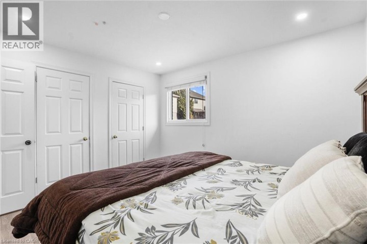 Photo 23 at 8 Bradley Lane, Brantford