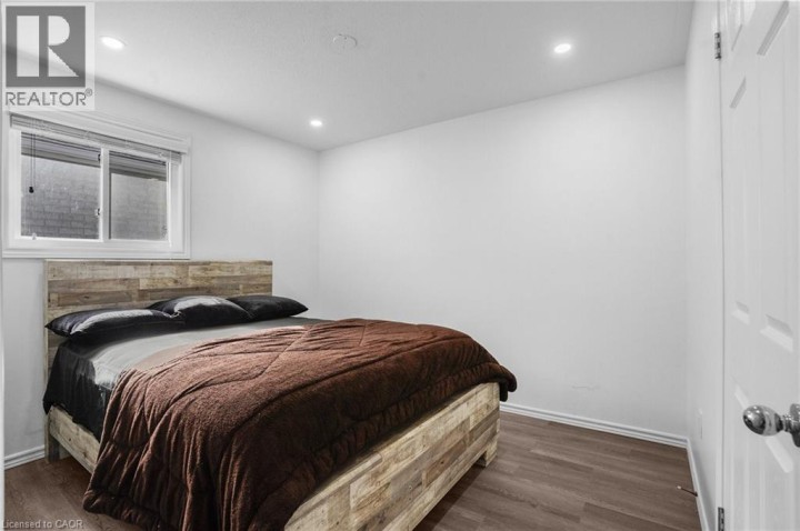 Photo 33 at 8 Bradley Lane, Brantford