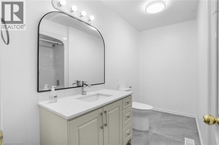 Photo 35 at 8 Bradley Lane, Brantford