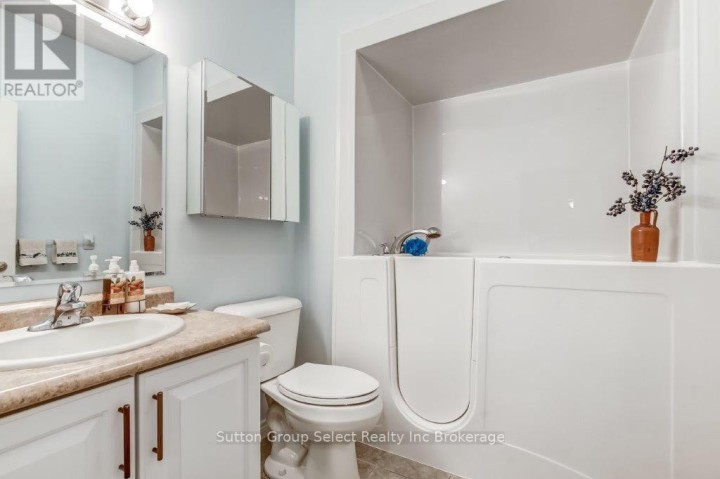 Photo 4 at 52 - 578 Spitfire Street, Woodstock - North, Woodstock