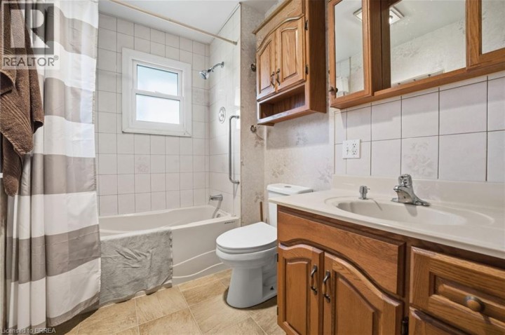 Photo 16 at 42 Jerseyville Road, Brantford