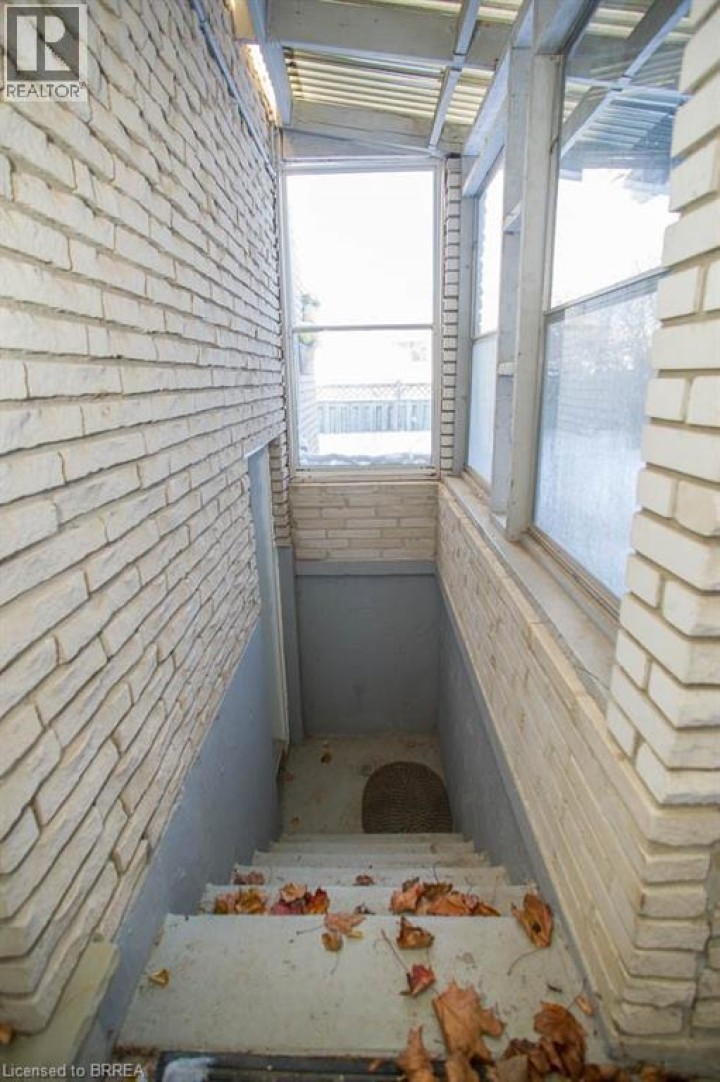 Photo 24 at 15 Burdock Boulevard, Brantford