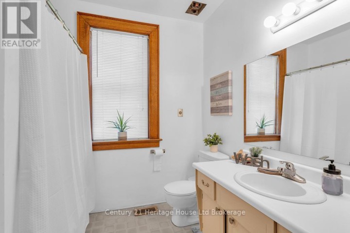 Photo 11 at 48 Brock Street W, Tillsonburg