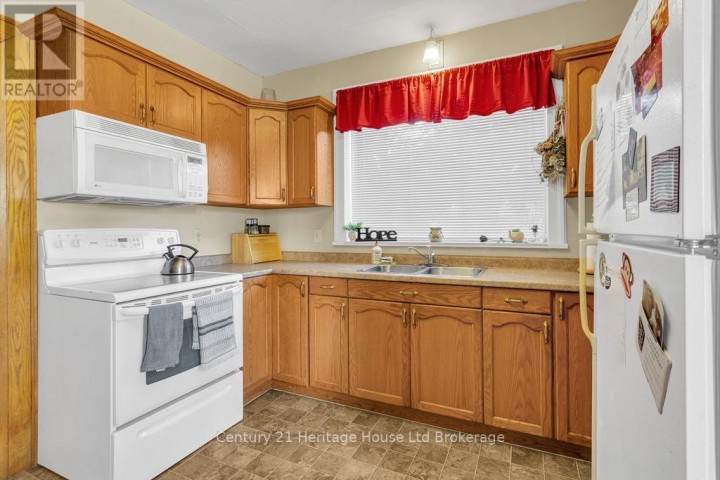 Photo 8 at 48 Brock Street W, Tillsonburg