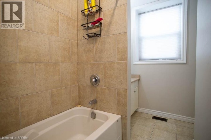 Photo 12 at 129 Peel Street, Brantford