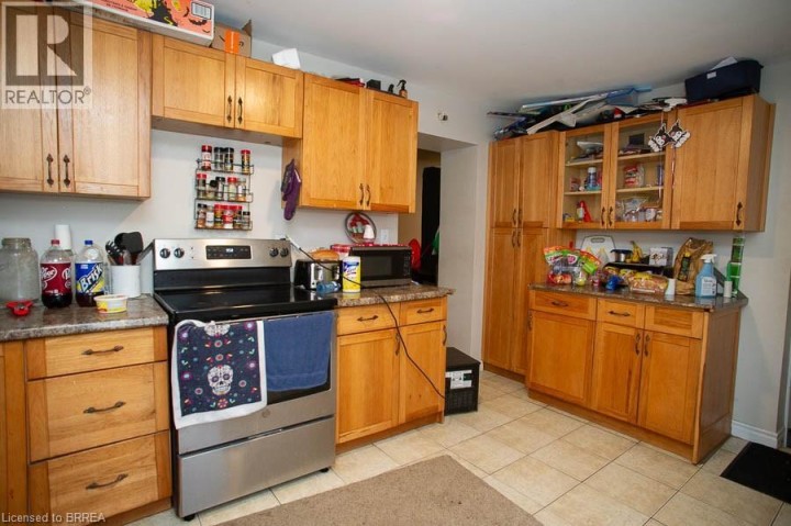 Photo 7 at 129 Peel Street, Brantford