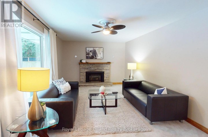 Photo 10 at 444 Lee Avenue, Woodstock - North, Woodstock