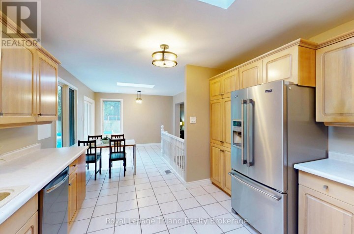 Photo 14 at 444 Lee Avenue, Woodstock - North, Woodstock