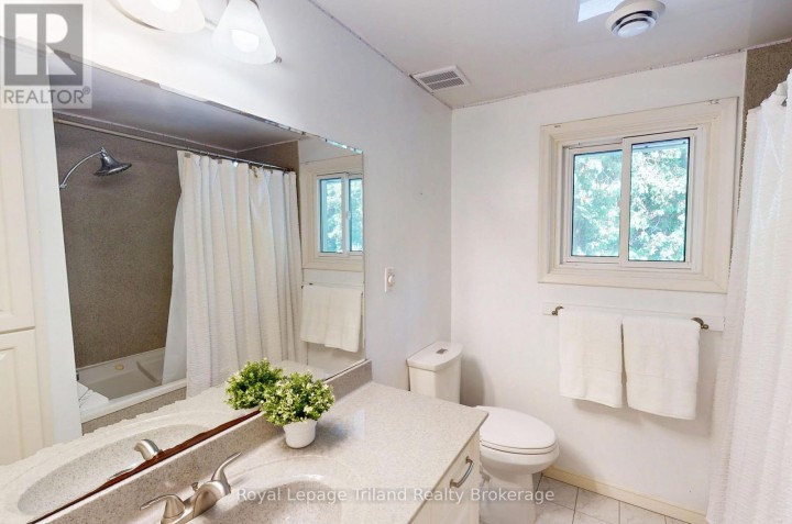 Photo 22 at 444 Lee Avenue, Woodstock - North, Woodstock