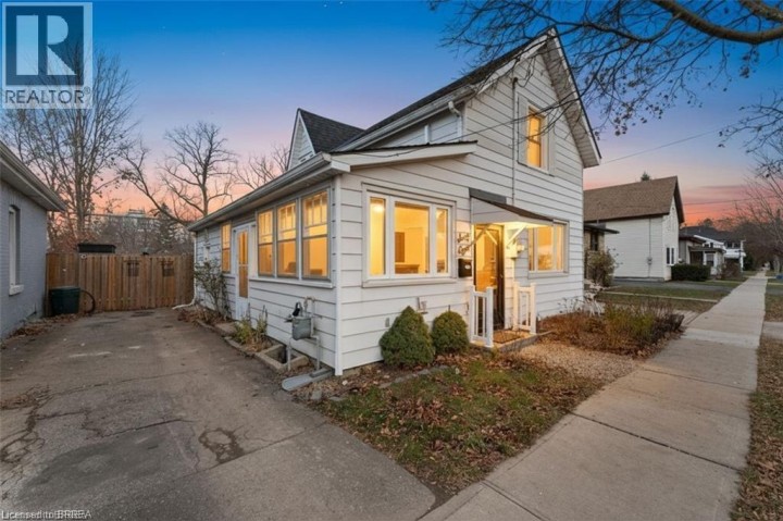 Photo 2 at 68 Oak Street, Brantford