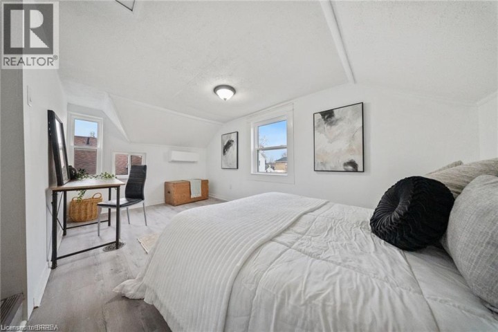 Photo 20 at 68 Oak Street, Brantford