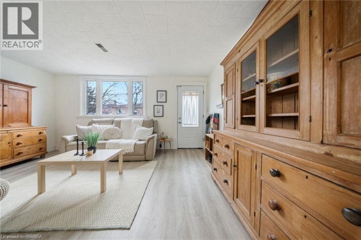 Photo 4 at 68 Oak Street, Brantford