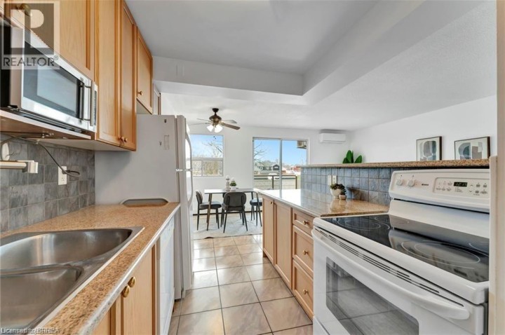 Photo 15 at 793 COLBORNE Street E 207, Brantford