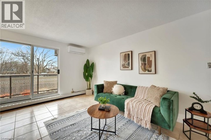 Photo 6 at 793 COLBORNE Street E 207, Brantford