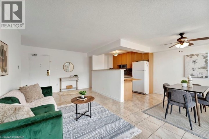 Photo 7 at 793 COLBORNE Street E 207, Brantford