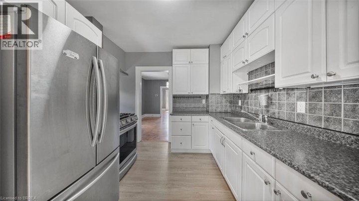 Photo 11 at 35 Salisbury Avenue, Brantford