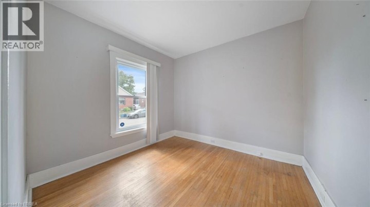 Photo 14 at 35 Salisbury Avenue, Brantford