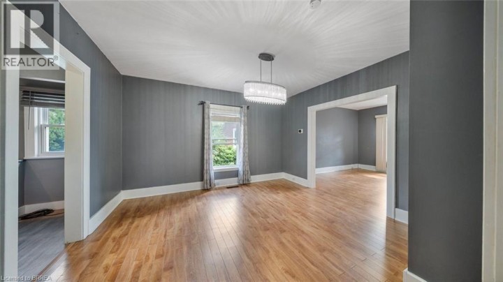 Photo 8 at 35 Salisbury Avenue, Brantford