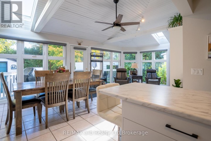 Photo 13 at 258 Graham Street, Woodstock - North, Woodstock